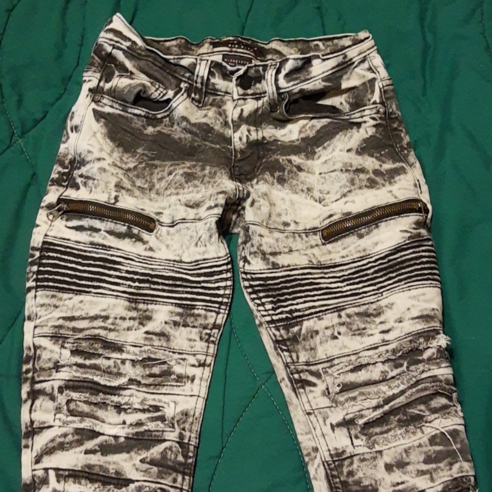 One pair of pants